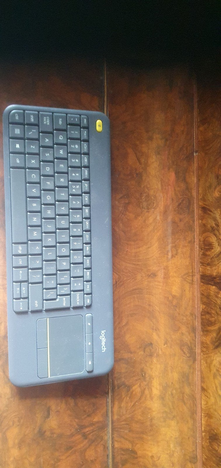 Logitech K400 Plus Draadloos Toetsenbord met Touchpad, Gebruikt, Logitech, Ophalen of Verzenden, Draadloos