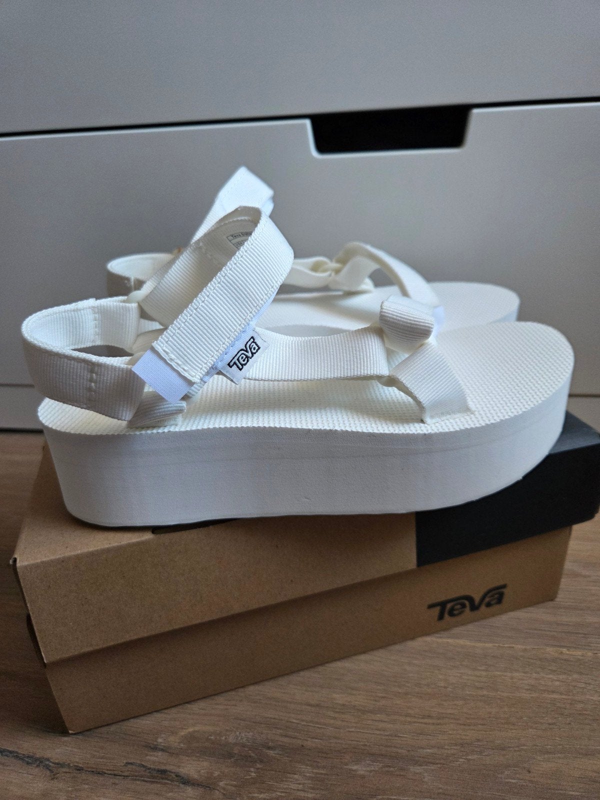 Nieuwe Teva Flatform Universal Sandalen Wit Maat 39, Wit, Nieuw, Teva, Sandalen of Muiltjes