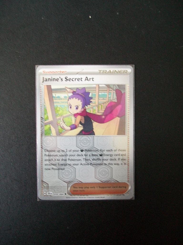 1725 Nieuwe Pokemon Kaart holofoil JANINE SECRET ART 059/064, Hobby en Vrije tijd, Verzamelkaartspellen | Pokémon, Nieuw, Losse kaart