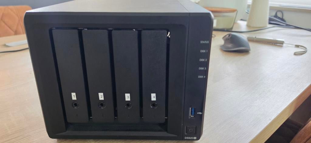Synology DS920+ NAS met 2x 500GB WD Red Cache SSD's, Computers en Software, NAS, Gebruikt, Ophalen of Verzenden