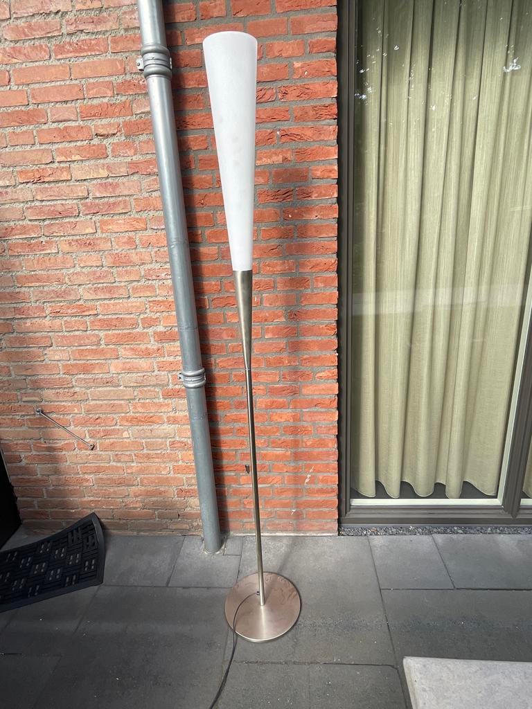 Moderne staande lamp met glazen kap, Huis en Inrichting, Ophalen, Zo goed als nieuw, Glas, 150 tot 200 cm