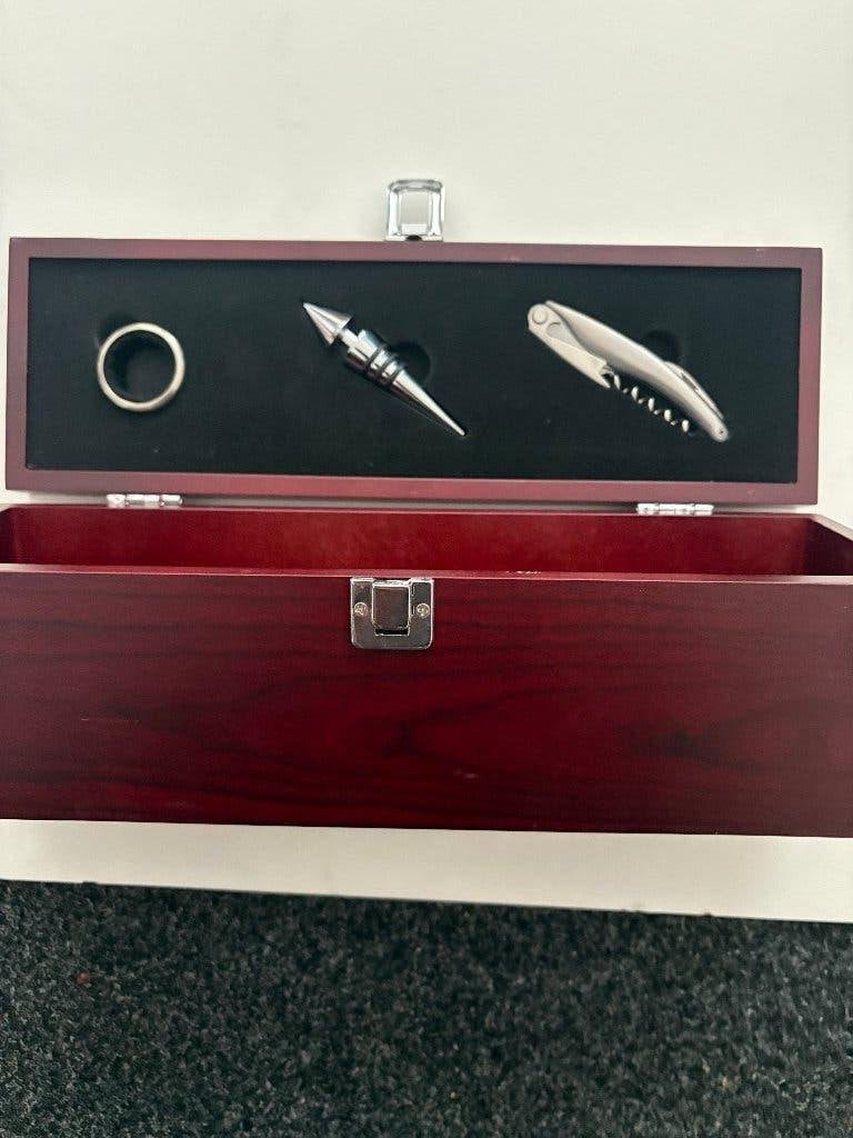 Luxe wijnkist (bordeaux-look) driedelige set wijnaccessoires, Ophalen of Verzenden, Zo goed als nieuw, Minder dan 5 flessen, 5 – 50