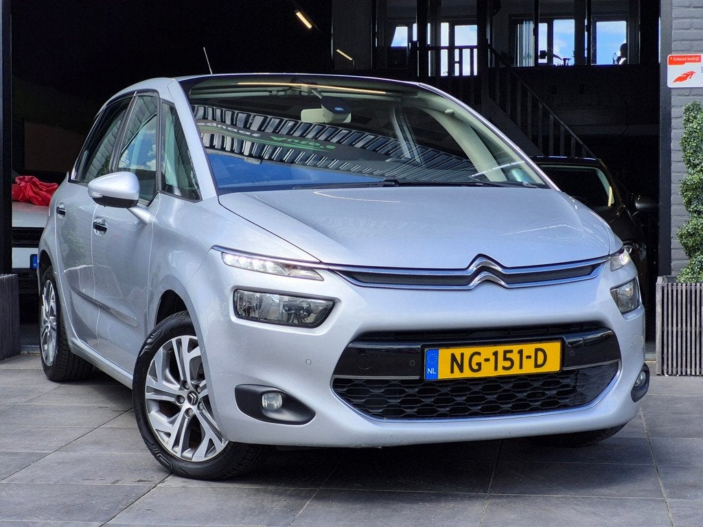 Citroen C4 Picasso 1.2 PureTech Exclusive|Trekhaak|Camera, Voorwielaandrijving, Stof, Gebruikt, 1199 cc