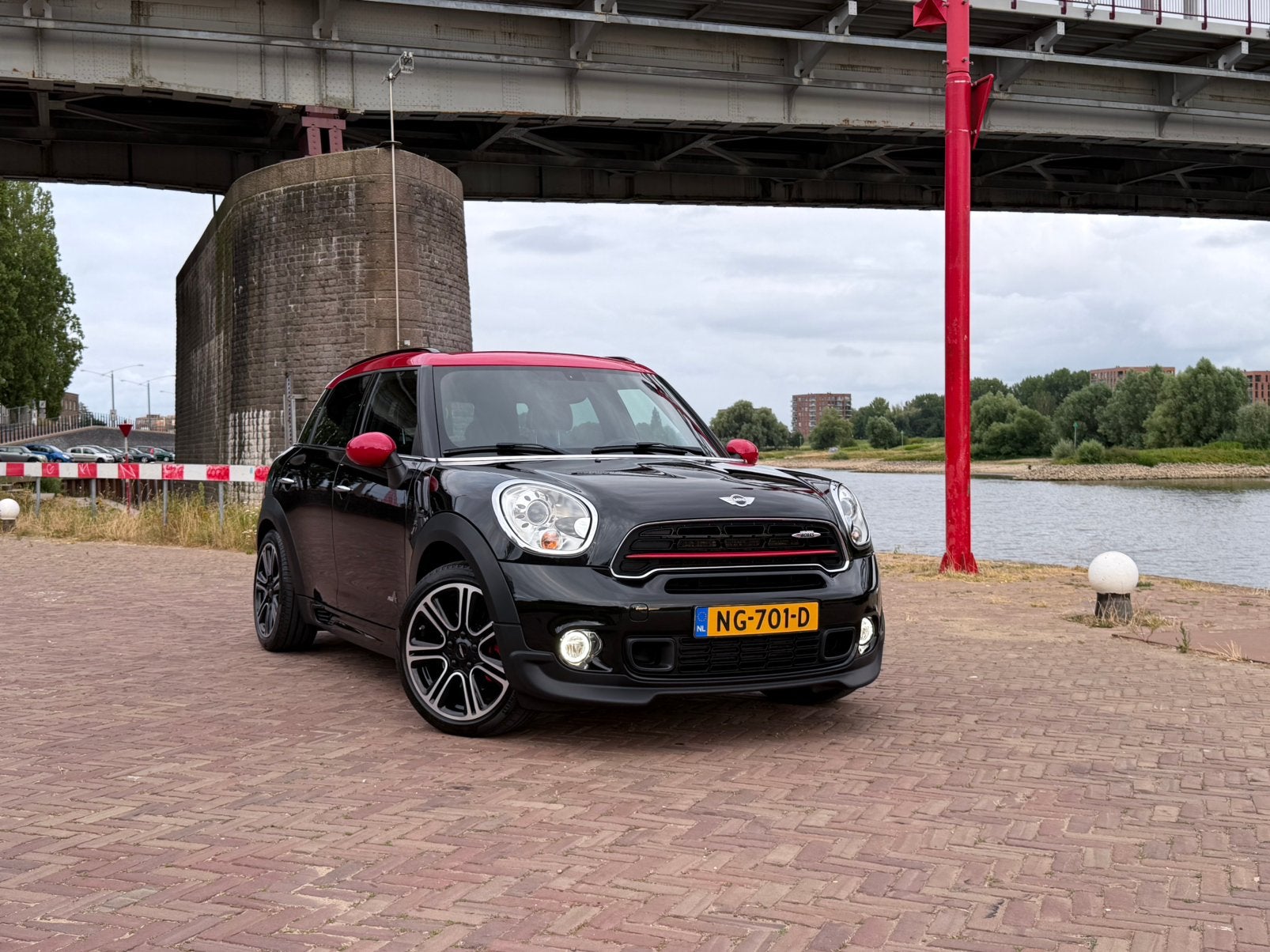 Mini Countryman JCW | Dealer onderhouden | Unieke staat, Auto's, Mini, 1380 kg, Zwart, Zwart, 75 €/maand