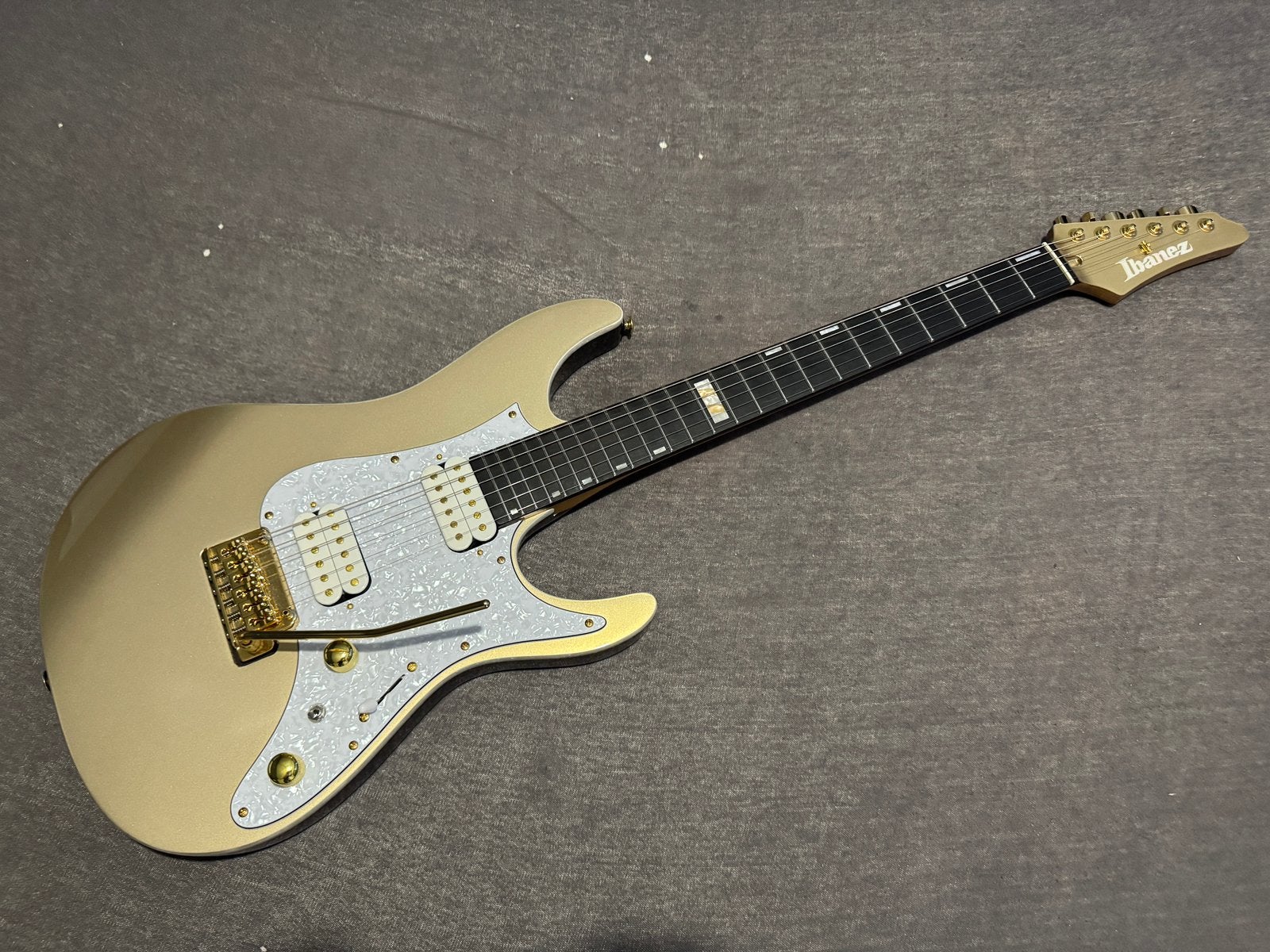 Ibanez Krys10 (Polyphia Signature), Ophalen of Verzenden, Zo goed als nieuw, Solid body, Ibanez