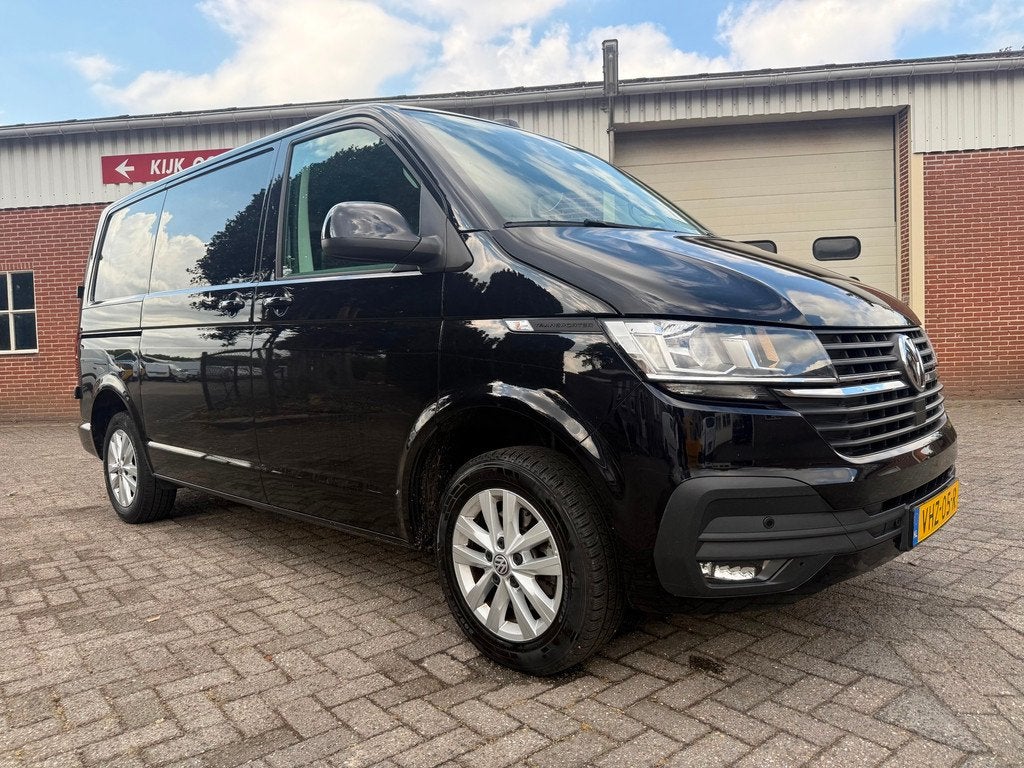 Volkswagen Transporter 2.0 TDI L1H1 Highline T6.1 DSG 150PK, Gebruikt, 4 cilinders, 150 pk, Volkswagen