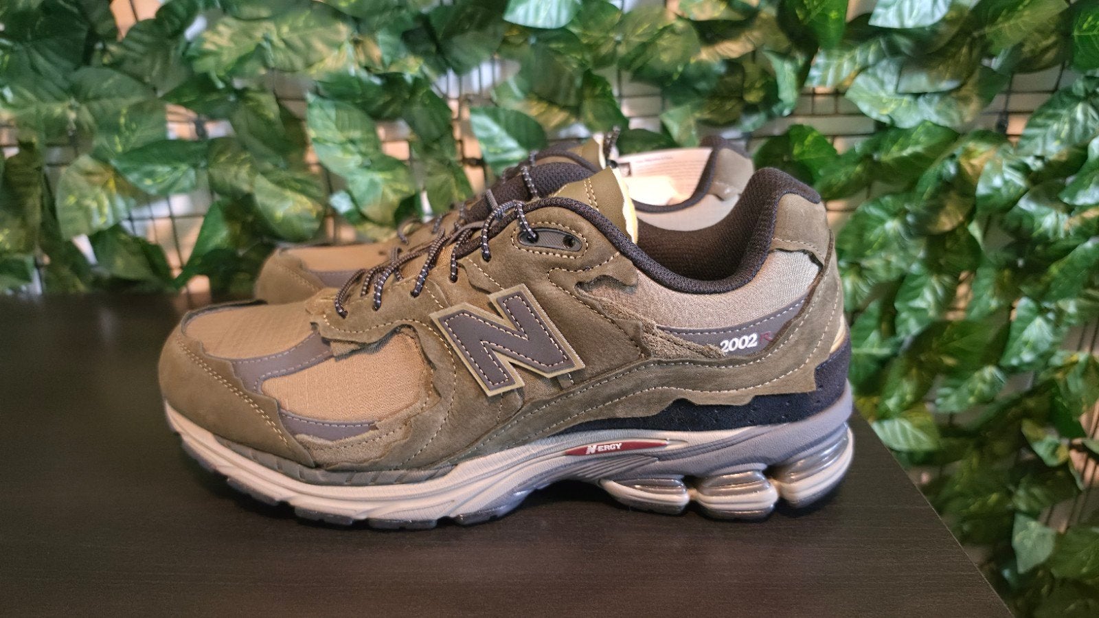Nieuw New Balance 2002R Protection Pack Dark Moss EU46.5, Kleding | Heren, Schoenen, New Balance, Overige kleuren, Nieuw, Ophalen of Verzenden