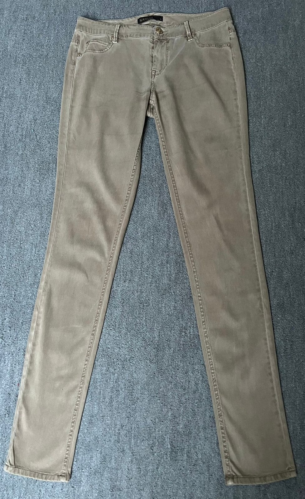 Mooie Supertrash zijden skinny broek 28, Kleding | Dames, Broeken en Pantalons, Beige, Ophalen of Verzenden, Zo goed als nieuw