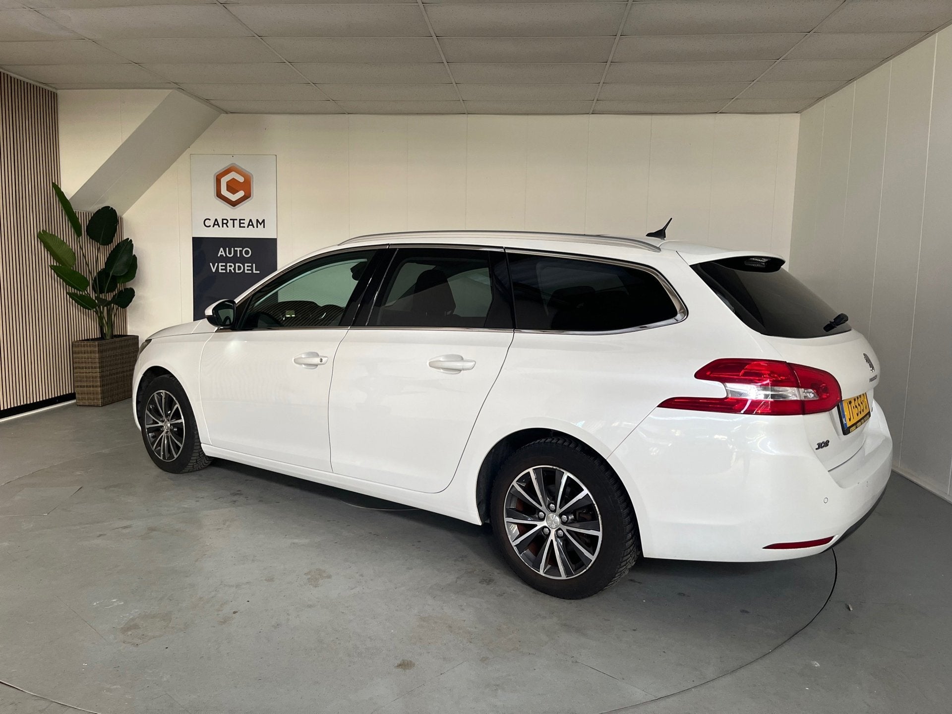 Peugeot 308 SW 1.2 PureTech Blue Gereviseerde en gemodifisee, Voorwielaandrijving, Gebruikt, Euro 6, 1199 cc