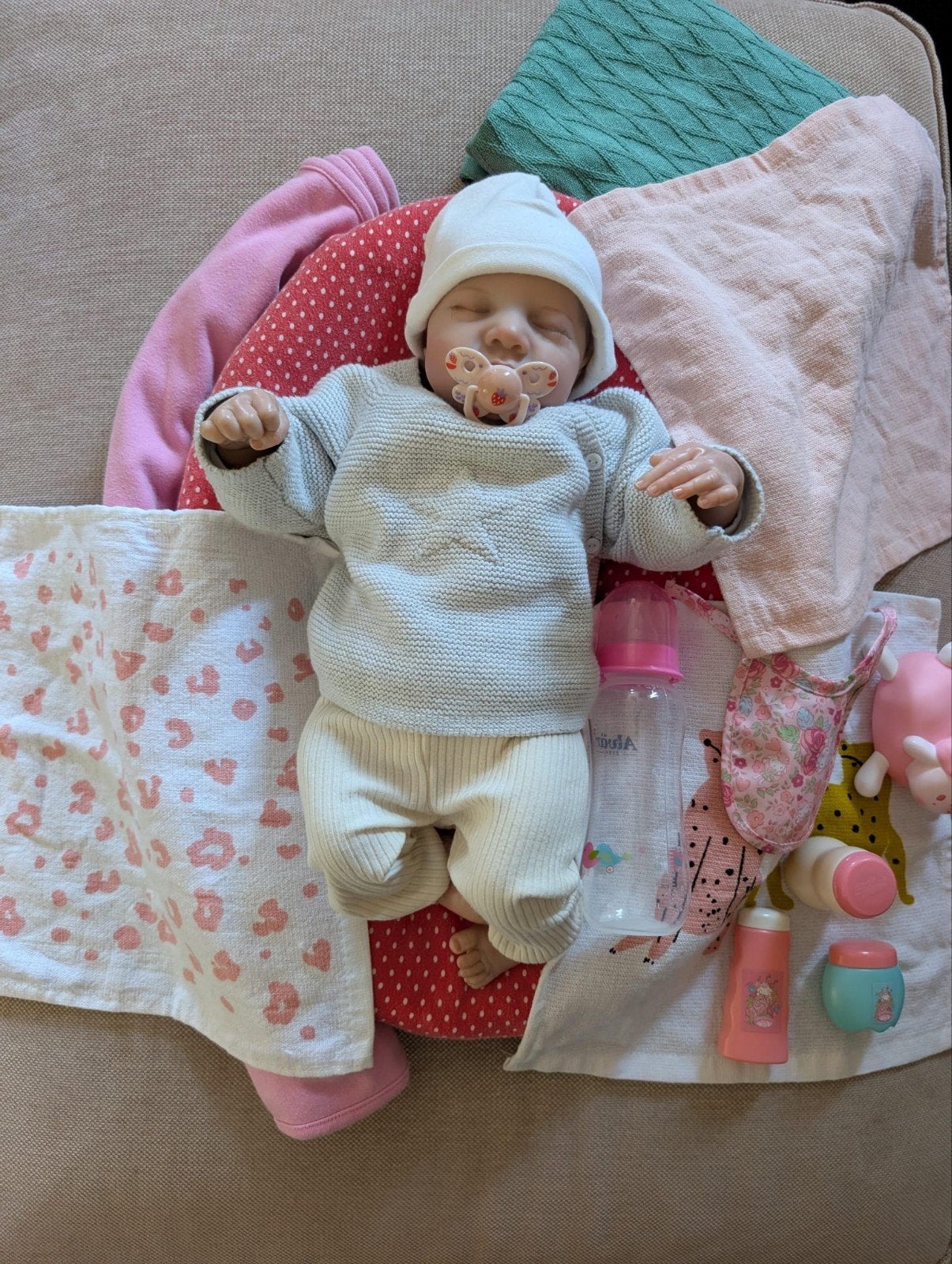 Reborn baby pop met kleren en spullen, Verzamelen, Poppen, Ophalen of Verzenden, Zo goed als nieuw, Pop, Levensecht of Reborn