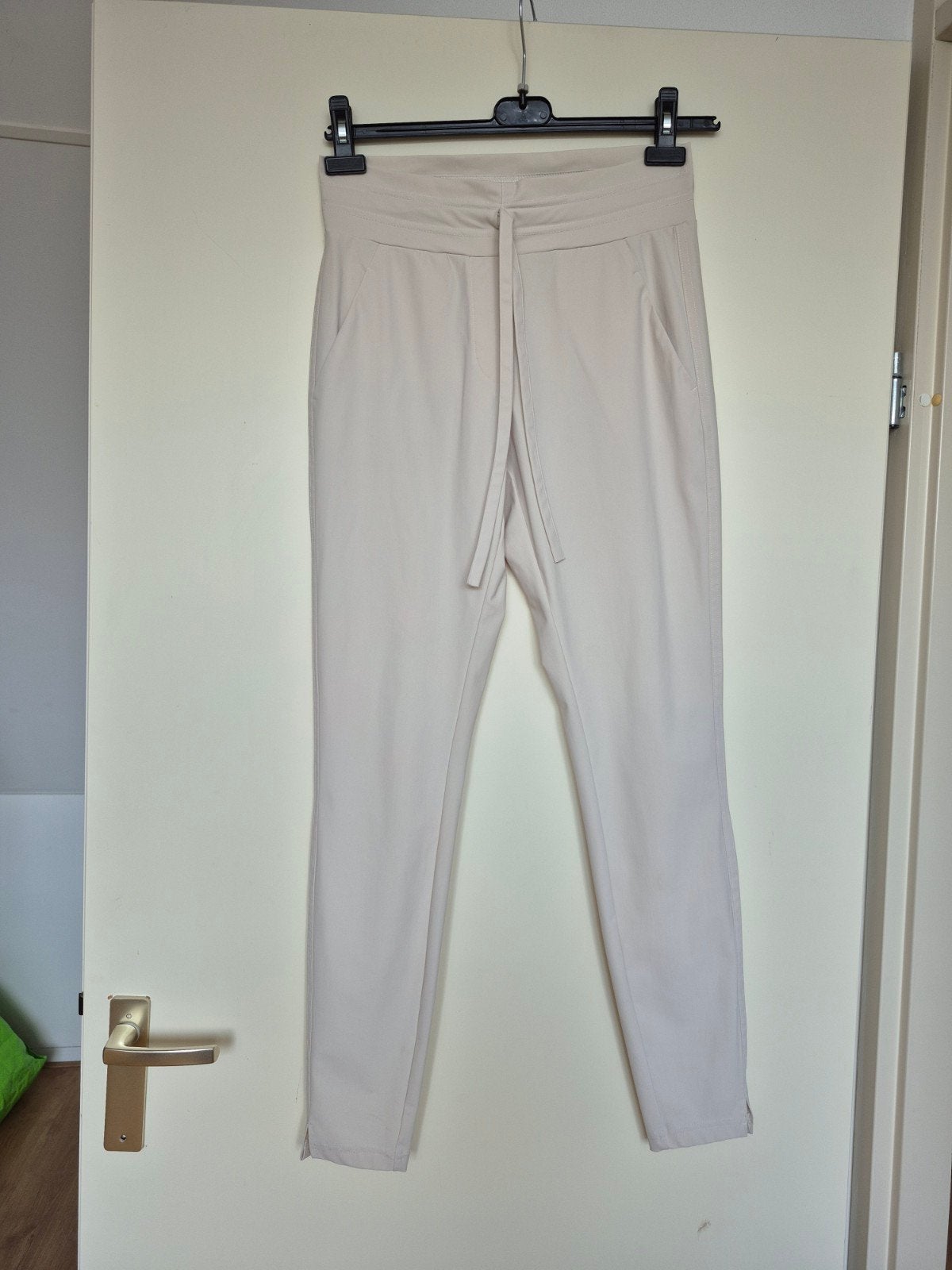 studio anneloes travel broek maat S, Maat 38/40 (M), Wit, Ophalen of Verzenden, Zo goed als nieuw