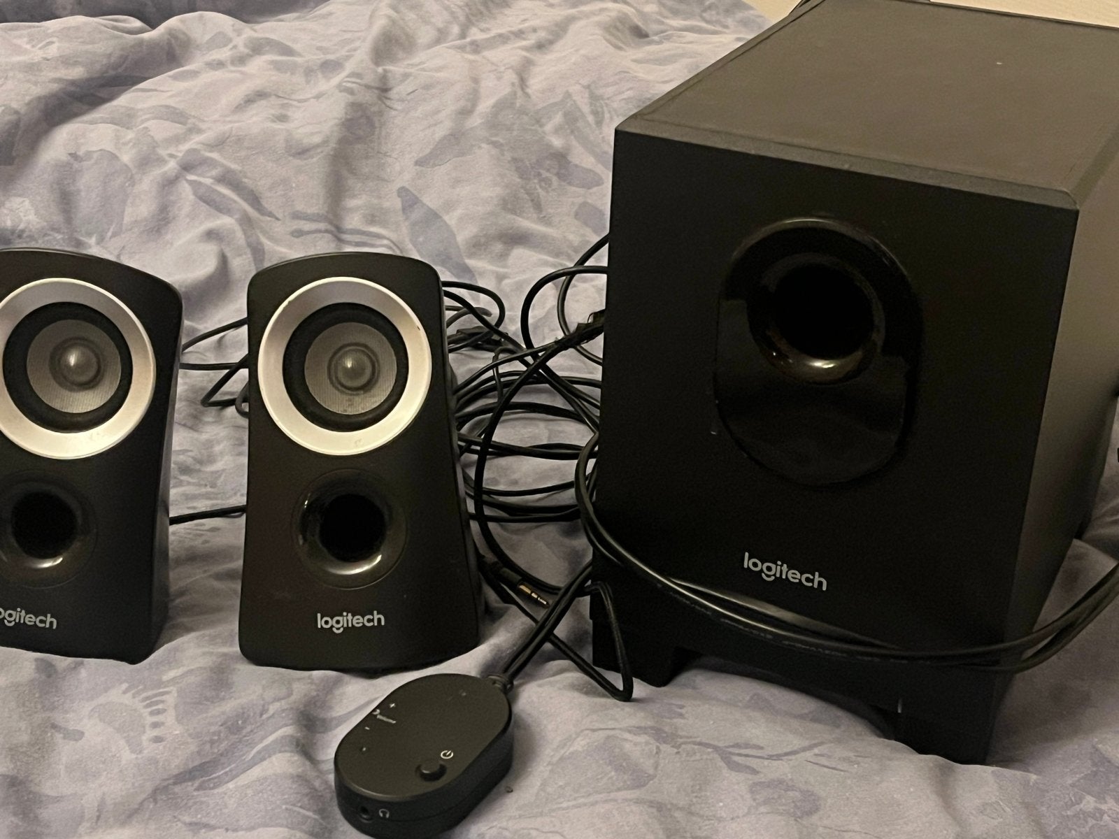 Logitech Z313 2.1 Luidsprekerset - Goede staat, Computers en Software, Pc speakers, Zo goed als nieuw, Audiokanaal 2.1, Ophalen of Verzenden