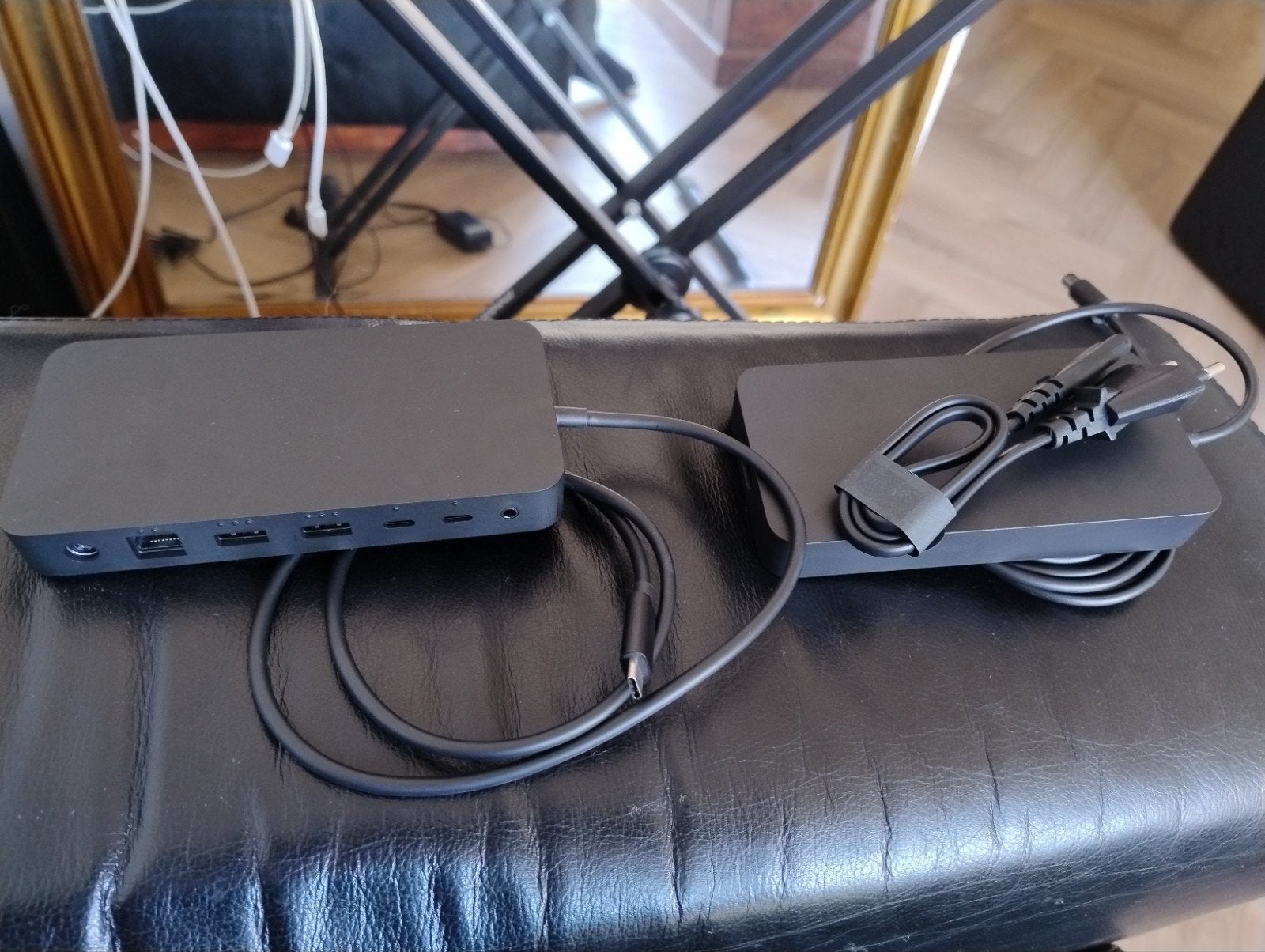 Microsoft Surface 4 Dock (2049) met 165W lader (2055), Computers en Software, Overige Computers en Software, Ophalen of Verzenden