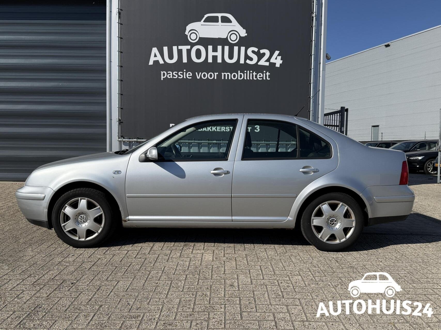 Volkswagen Bora 2.0 Highline APK03-2027|Trekhaak|Cruise|Clim, Auto's, Volkswagen, Stof, Gebruikt, Bora, 4 cilinders