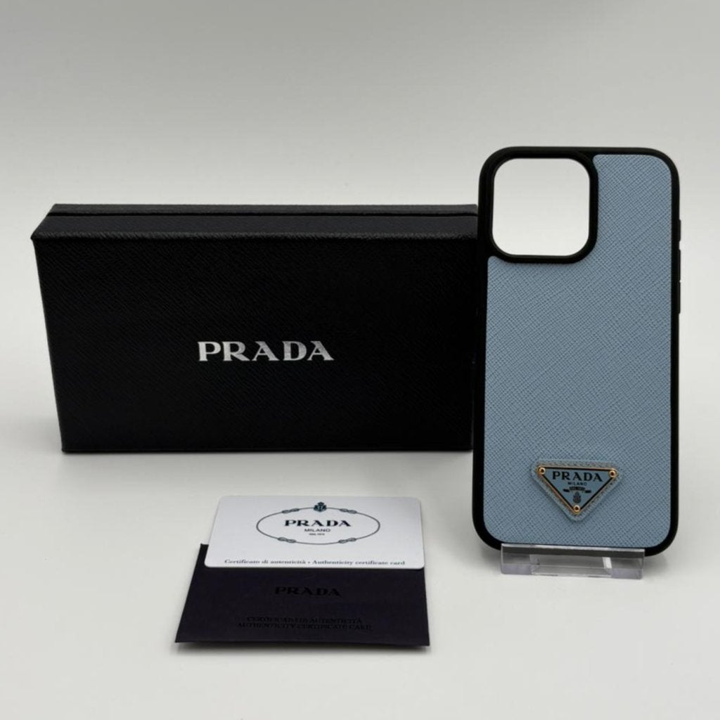 PRADA Cover Apple iPhone 15 Pro Max - Nieuw origineel, Prada, Nieuw, Support@prada.com, Prada S.p.A., 1 Via A. Manzoni, 
20121 Milan
Italy