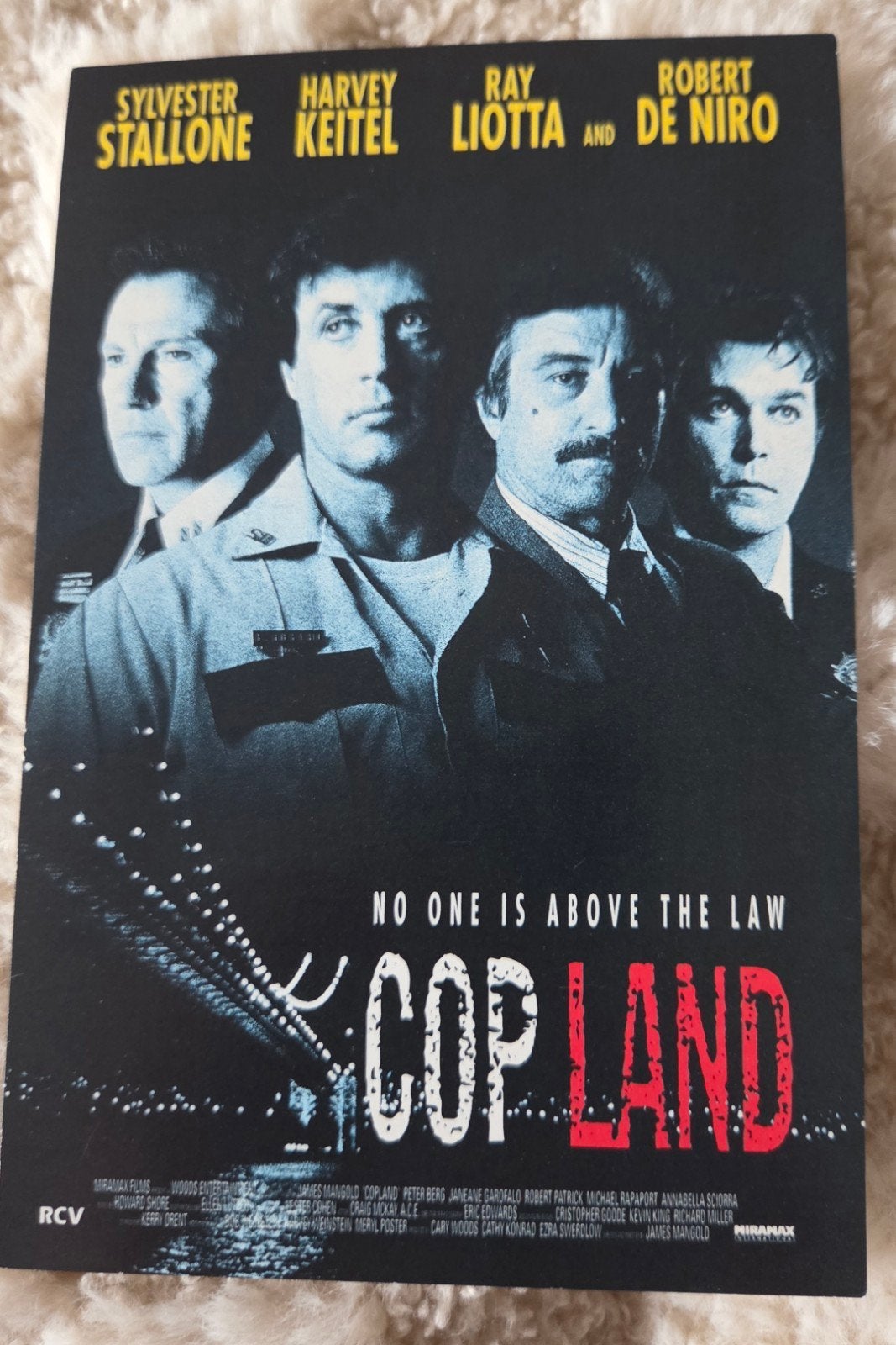 Cop Land Filmpostkaart - Sylvester Stallone, Robert De Niro, Verzenden, 1980 tot heden, Ongelopen, Sterren en Beroemdheden
