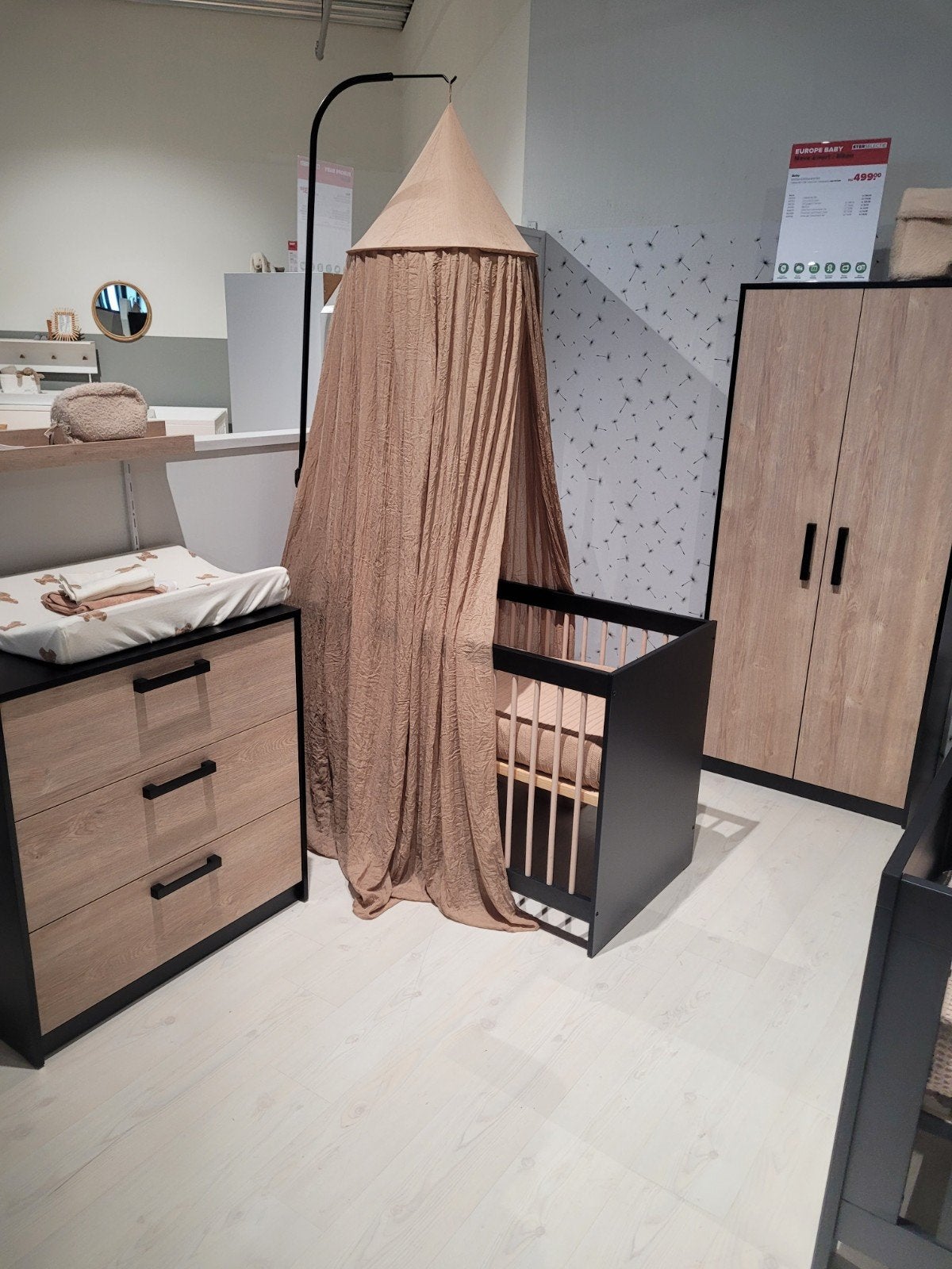 Nieuw babybedje met commode -  en hang leg kast.Ongebruikt, Lattenbodem, Nieuw, 70 tot 85 cm, Ophalen of Verzenden