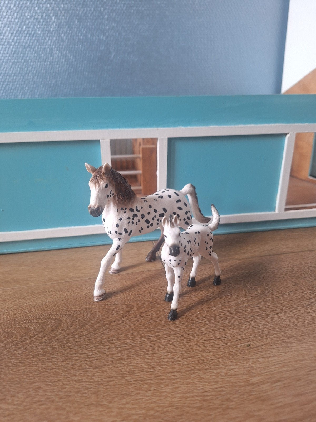 7. Schleich knabstrupper hengst (13889) en veulen (13890), Verzamelen, Dierenverzamelingen, Ophalen of Verzenden, Gebruikt, Paard