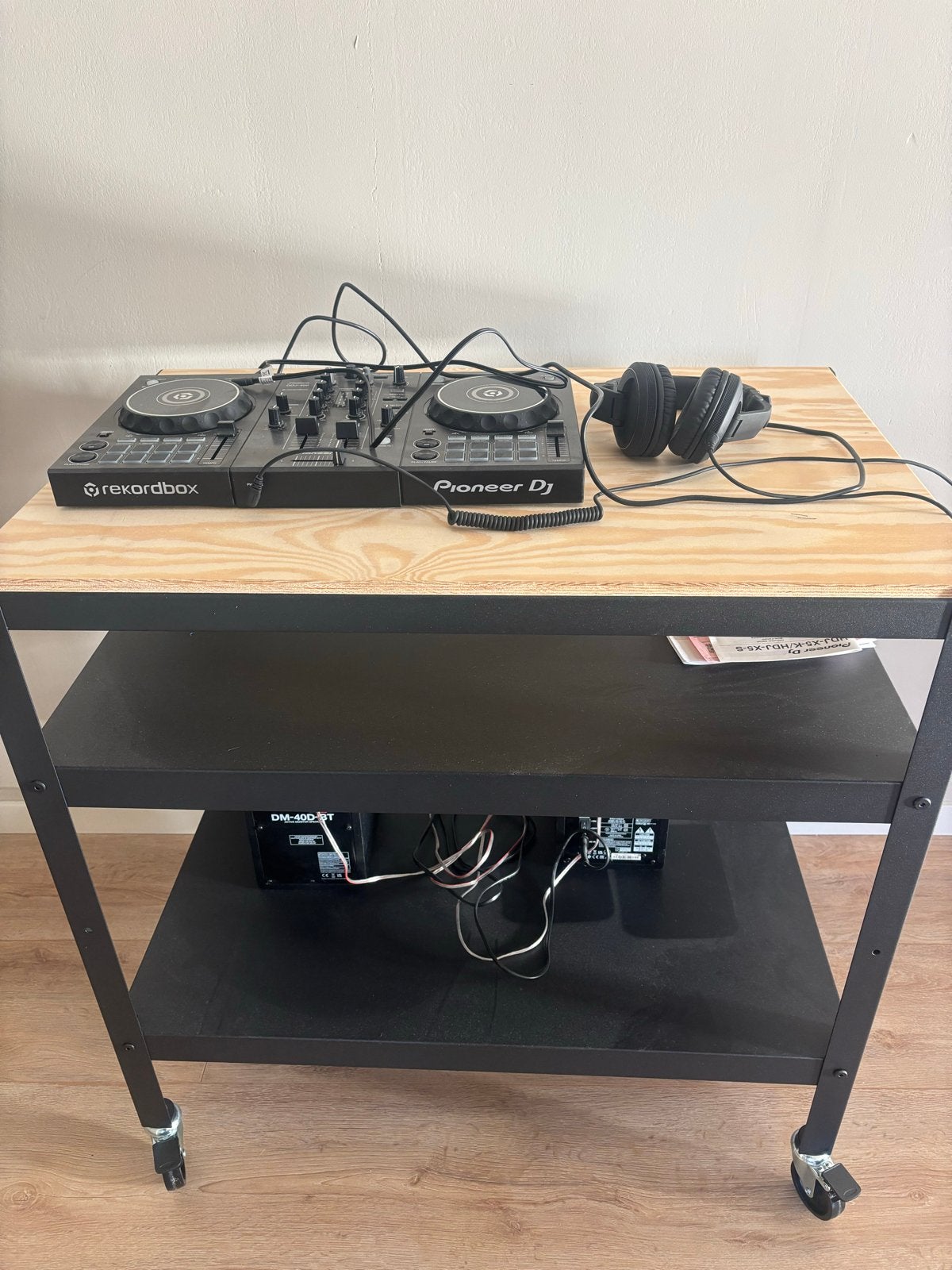 Complete Pioneer DJ-set: DDJ-400, HDJ-X5, DM-40D & DJ-tafel, Ophalen of Verzenden, Zo goed als nieuw, Dj-set, Pioneer