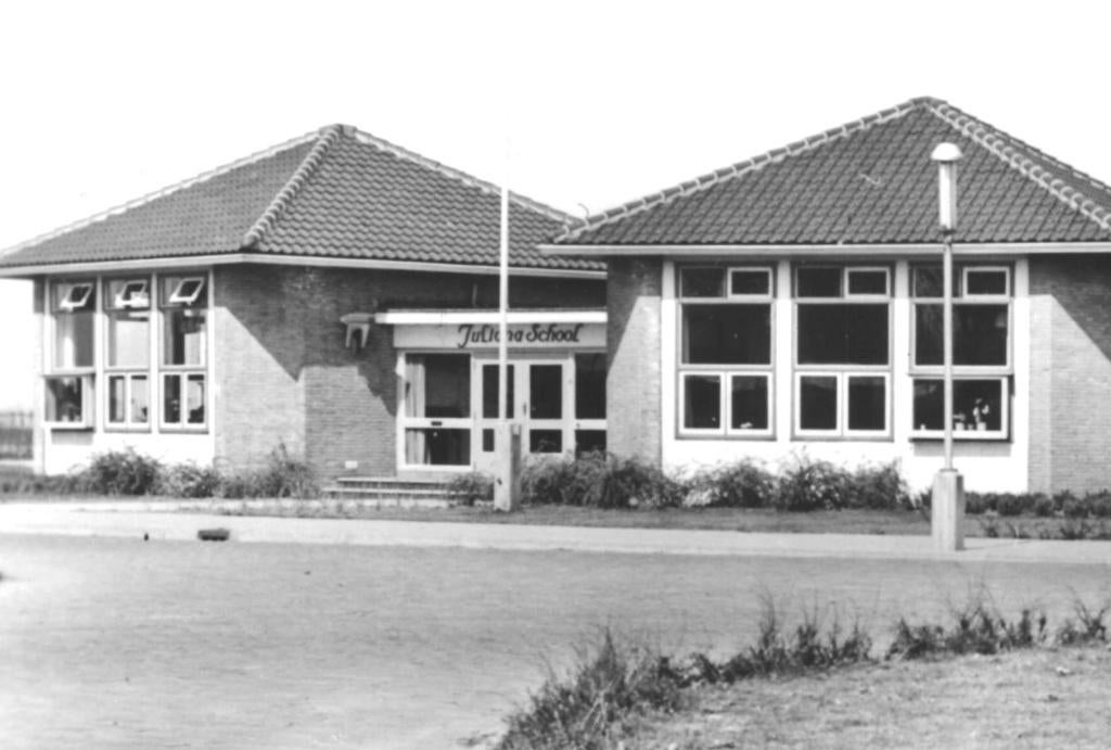 992477 Woerden 1956 Julianaschool Nette kaart onbeschreven, Ophalen of Verzenden, 1940 tot 1960, Ongelopen, Utrecht