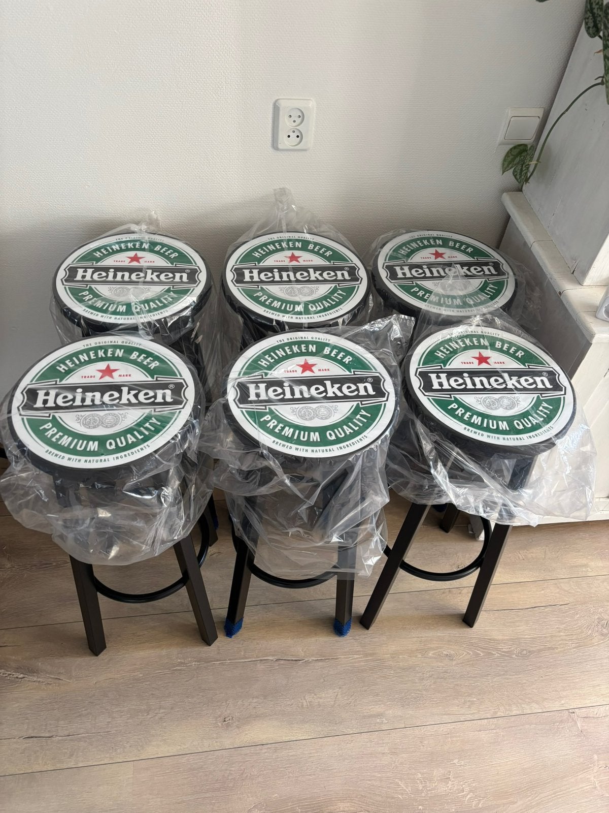 Heineken barkrukken – horeca kwaliteit, 5 krukken of meer, Met voetsteun, 60 tot 90 cm, Nieuw