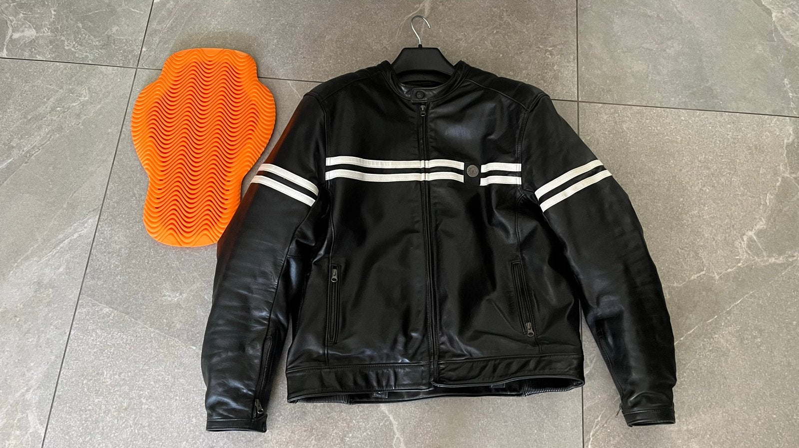 Zwart leren motorjas met witte strepen, 3XL merk Furygan, Motoren, Kleding | Motorkleding, Ophalen, Tweedehands, Heren, Jas | leer