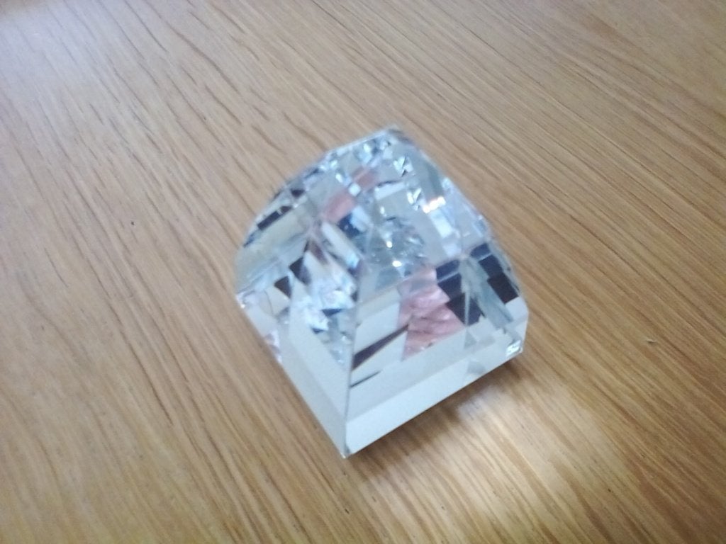 Swarovski Piramide klein, hoogte 5,7 cm Presse papier, Ophalen of Verzenden, Zo goed als nieuw, Huisaccessoire