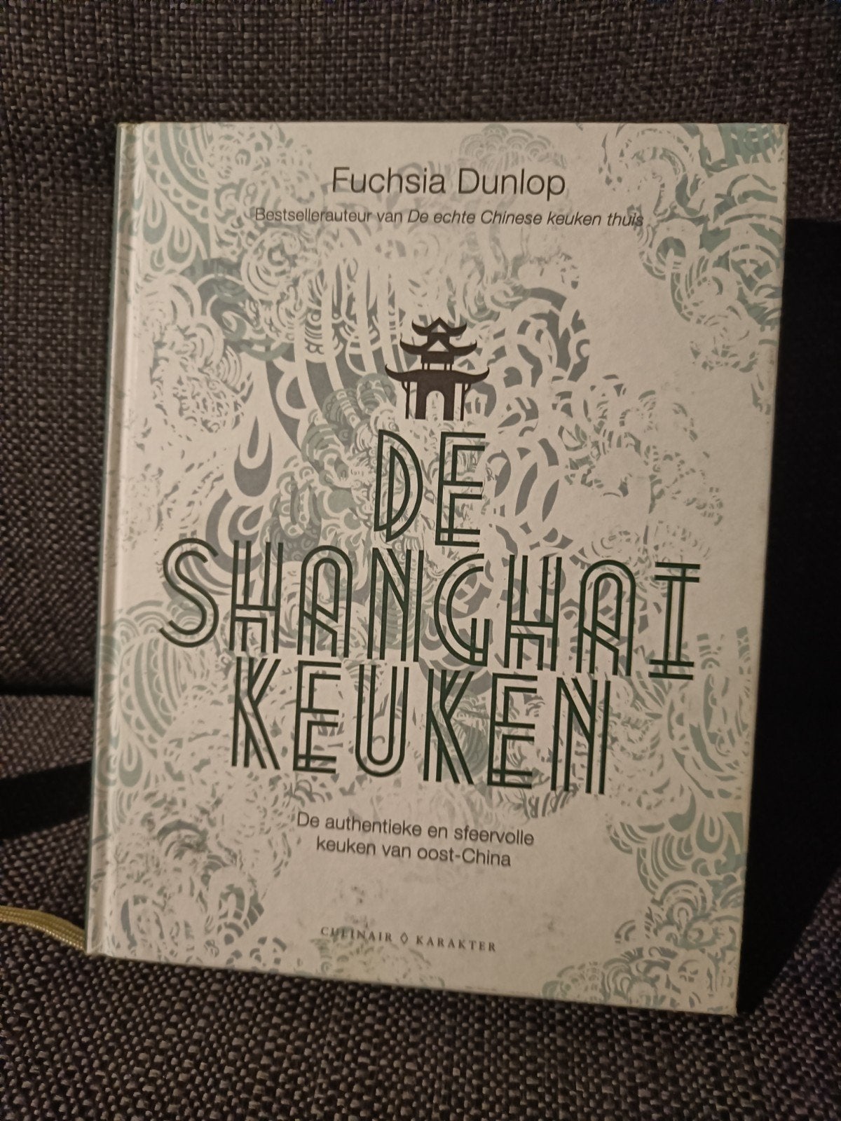 De Shanghai Keuken - Fuchsia Dunlop kookboek, Boeken, Voorgerechten en Soepen, Gezond koken, Ophalen of Verzenden, Zo goed als nieuw