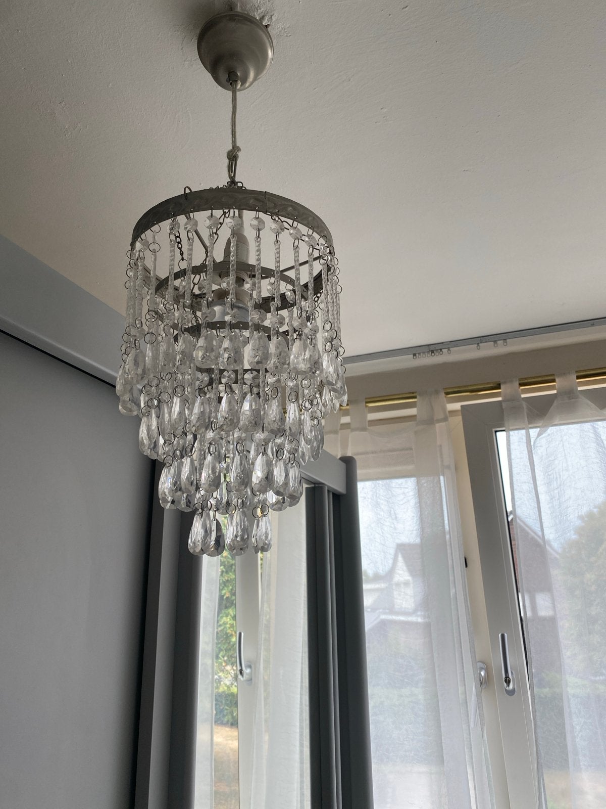 Elegante Kroonluchter met Kristallen Druppels, Ophalen of Verzenden, Gebruikt, Metaal, E27 (groot)