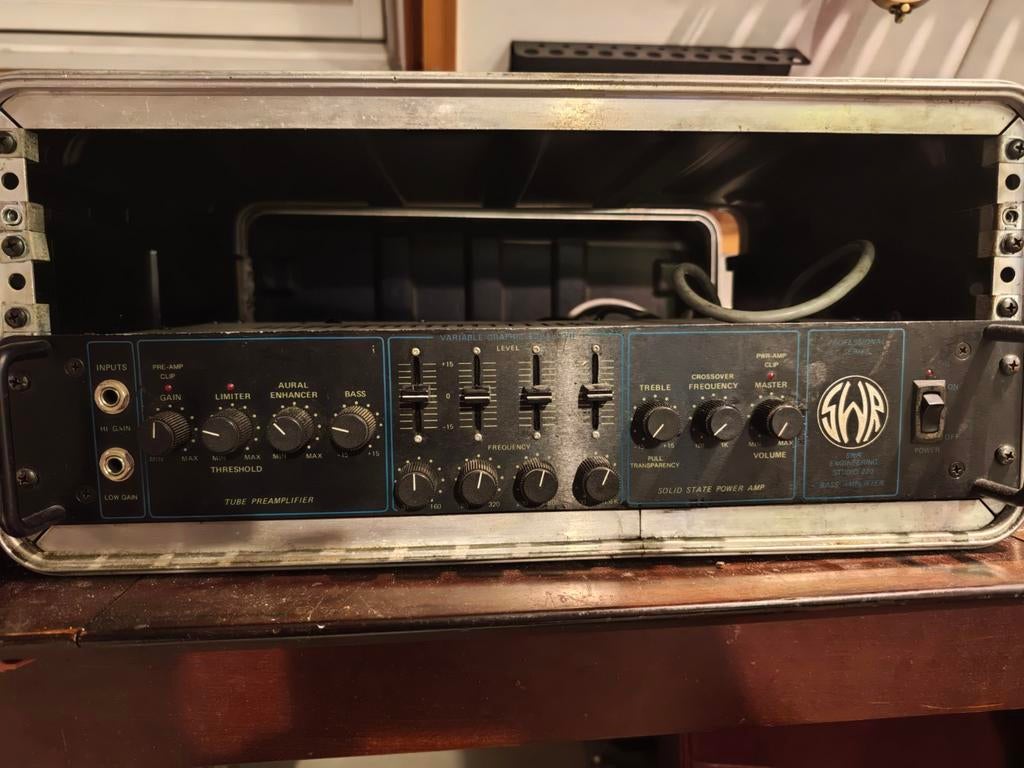 SWR Studio 220, Muziek en Instrumenten, Versterkers | Bas en Gitaar, Gebruikt, Basgitaar, 100 watt of meer, Ophalen
