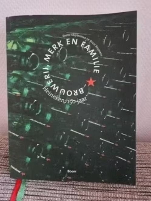 HEINEKEN 150 JAAR / brouwerij, merk en familie, Verzenden, Zo goed als nieuw, Economie en Marketing