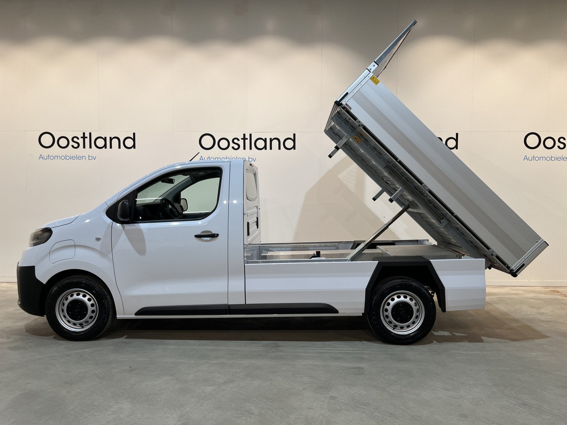 Toyota PROACE City Pick-up Electric Kipper 50 kWh / Tipper /, Auto's, Gebruikt, Zwart, Wit, 2 stoelen