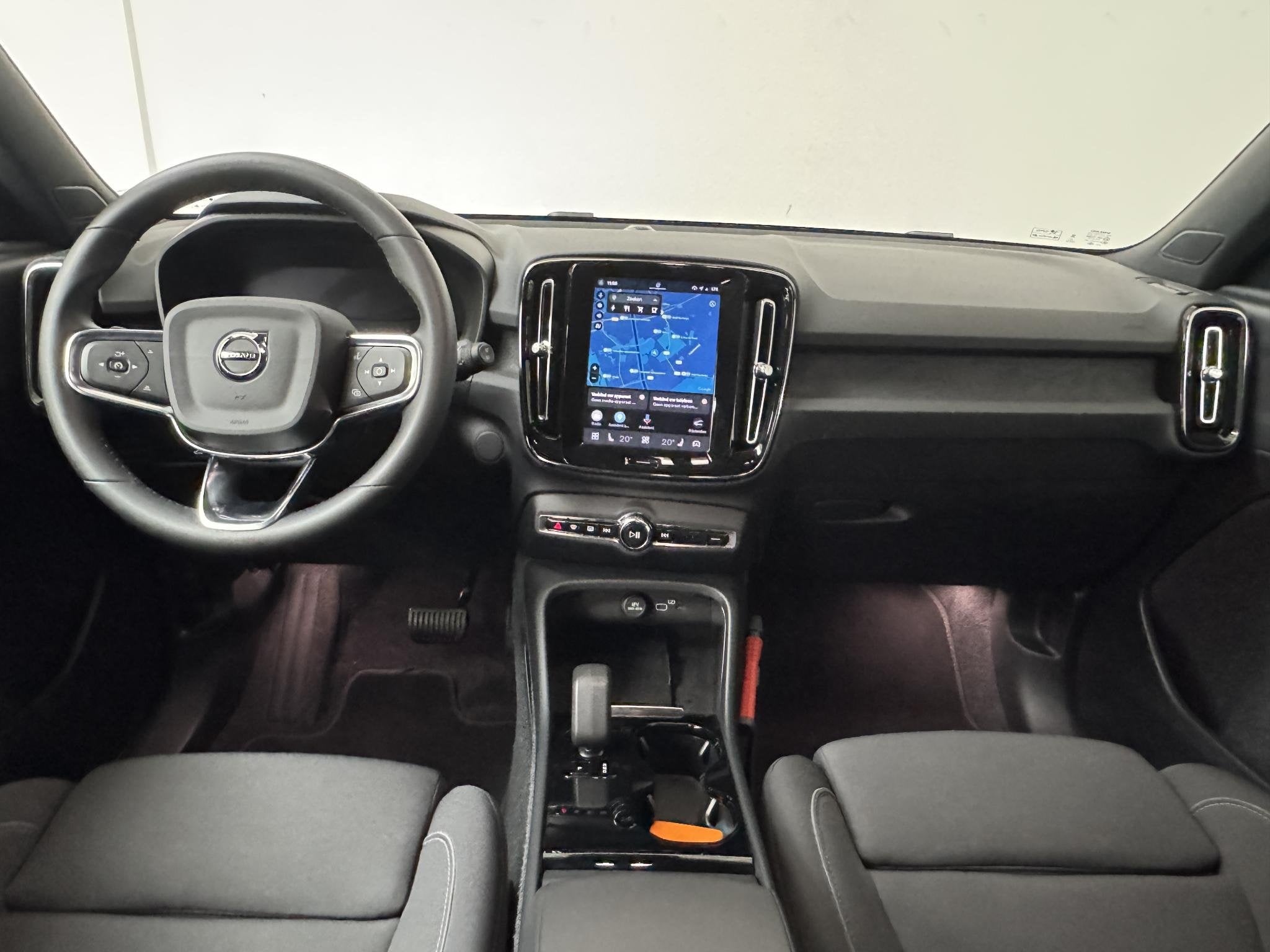 Volvo XC40 Single Motor Essential 69 kWh | Trekhaak Wegklapb, Auto's, Automaat, Gebruikt, Huisgarantie, Met garantie (alle)