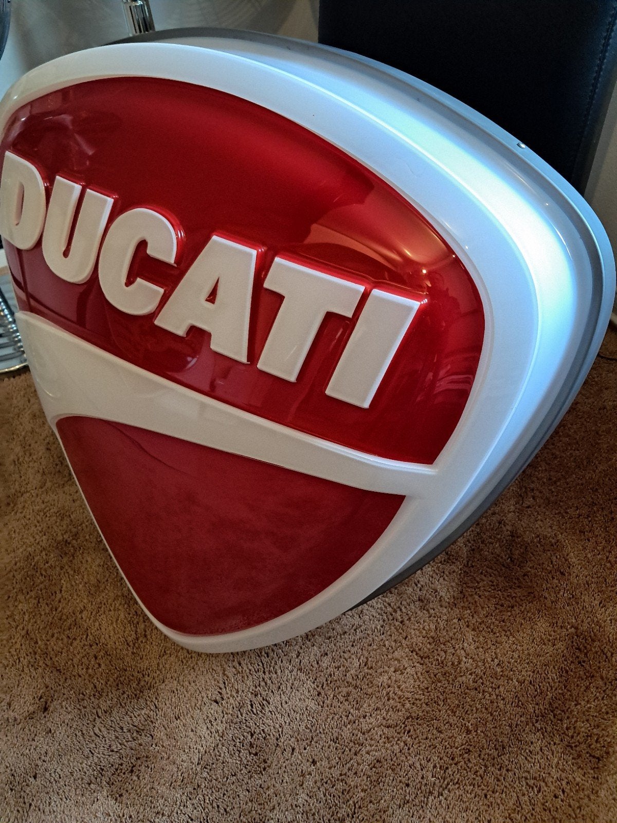 Prachtig mooie Oude Ducati Logo reclame lichtbak 78cm! Uniek, Verzamelen, Ophalen, Gebruikt, Motoren