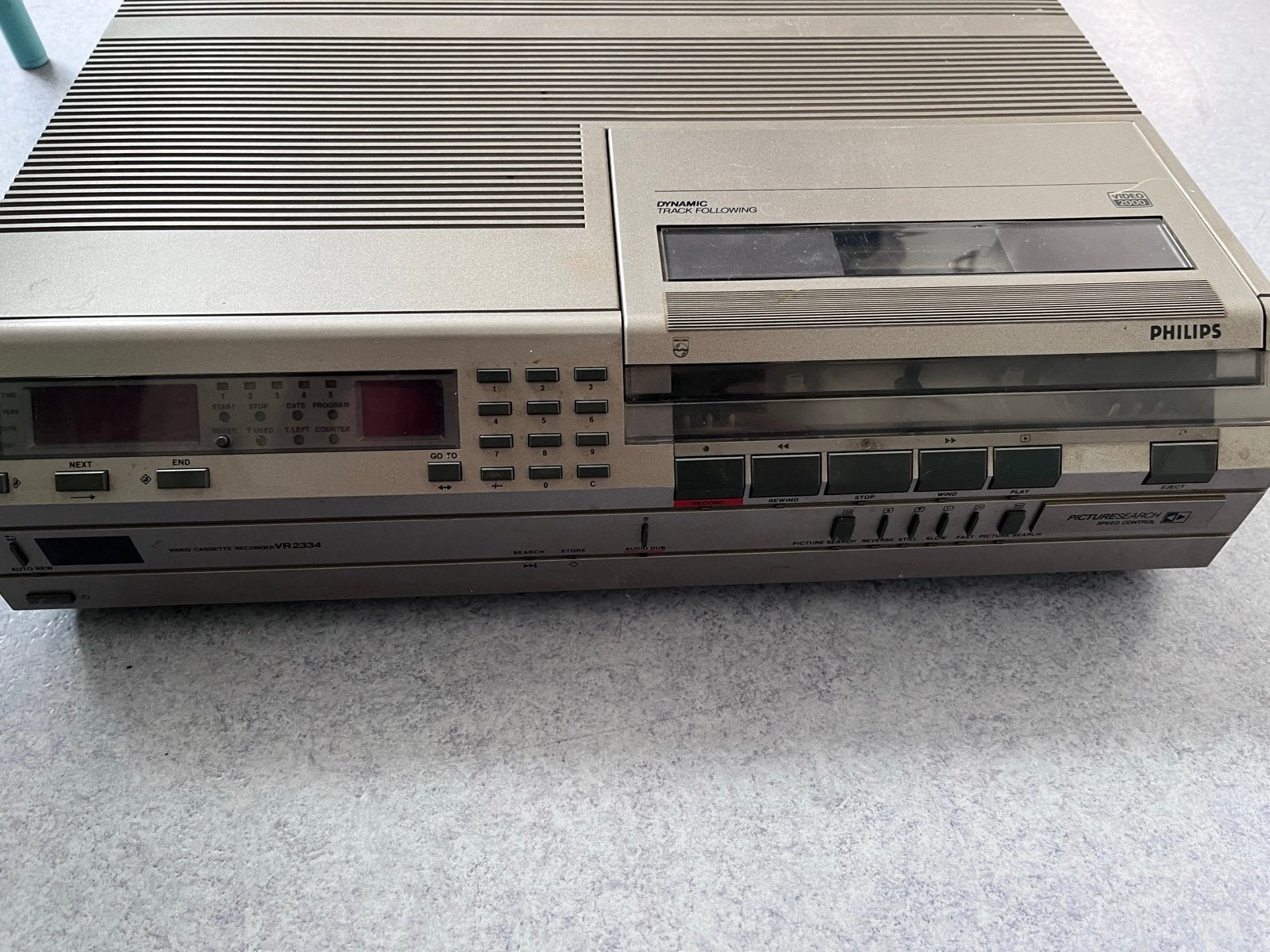 Philips Videorecorder V2000 VR 2334/00F - Defect, Audio, Tv en Foto, Videospelers, Ophalen, Niet werkend, Video 2000-speler of -recorder