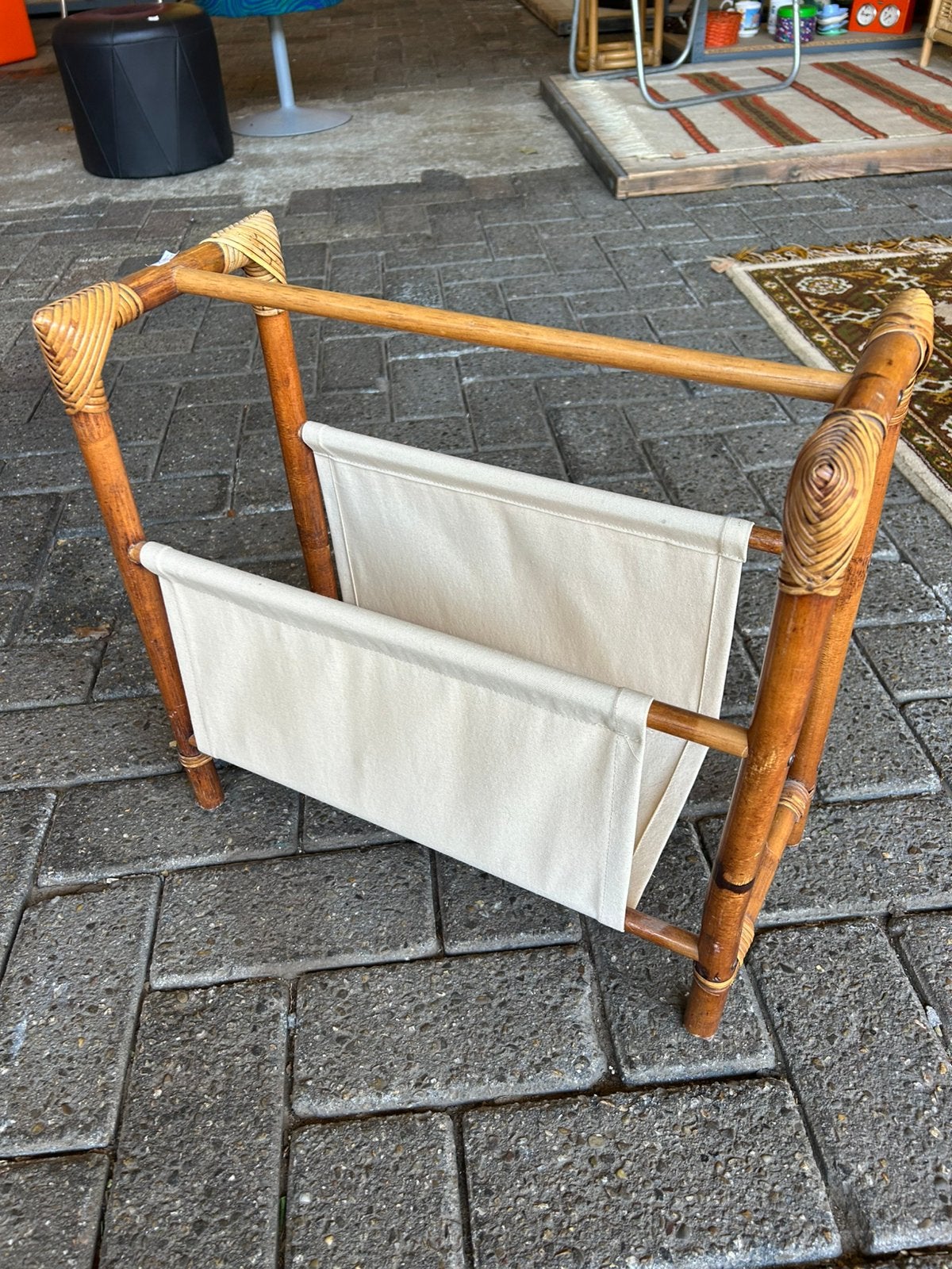 Vintage jaren 70 rotan lectuurbak/ krantenbak, ?, Zo goed als nieuw, ?, ?
