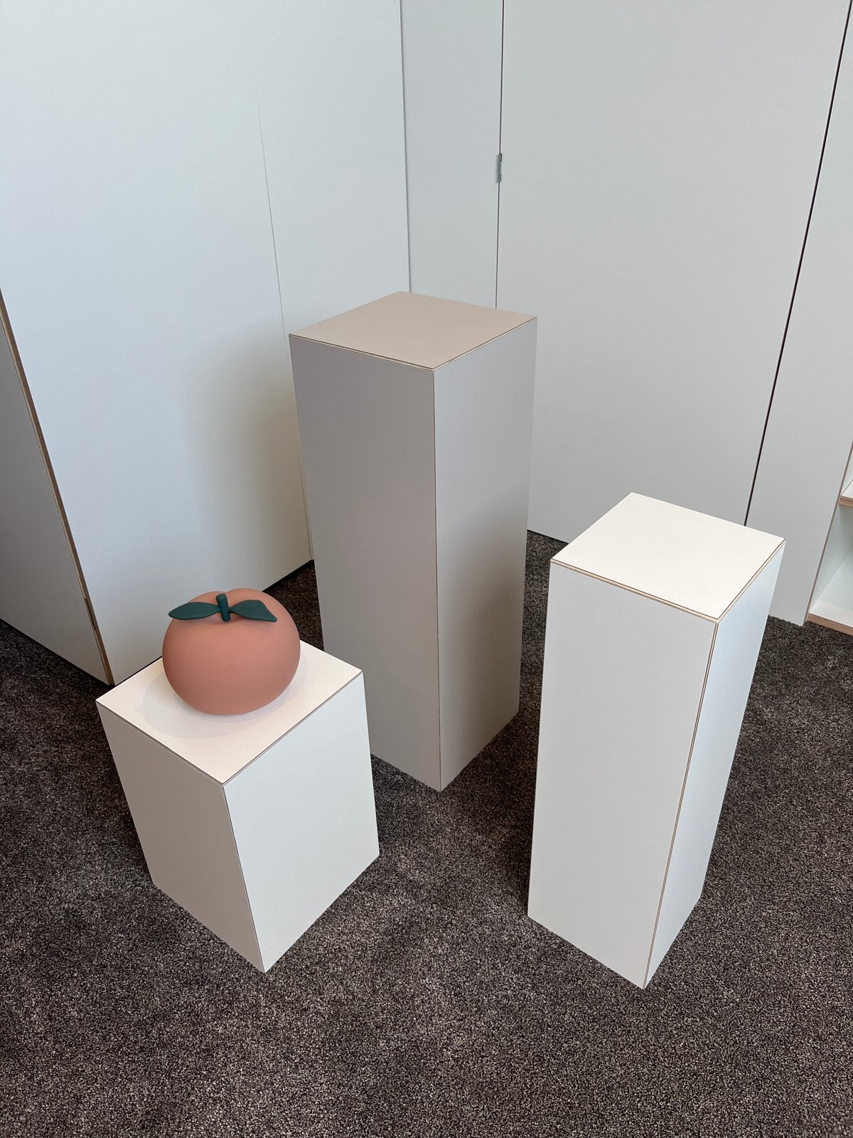 Set van 3 Witte Sokkels/Pilaren, Hout, Nieuw, Ophalen of Verzenden, Modern