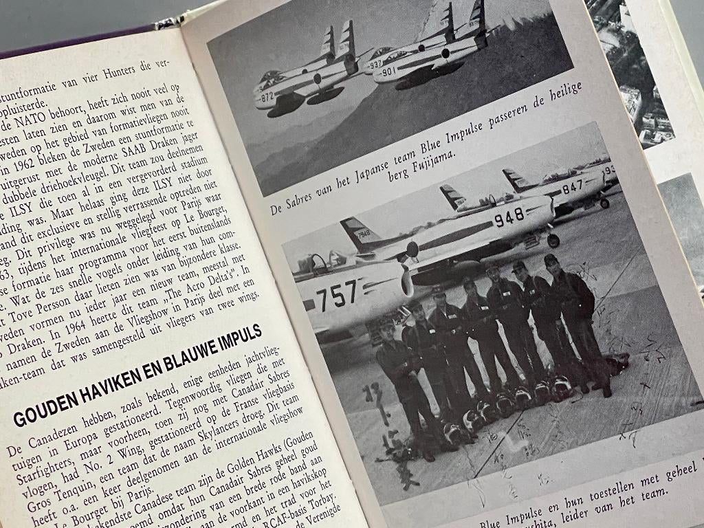 Stuntteams, Luchtacrobatiek in formatie - Alkenreeks nr 135, Verzamelen, Ophalen of Verzenden, Zo goed als nieuw, Kaart, Foto of Prent