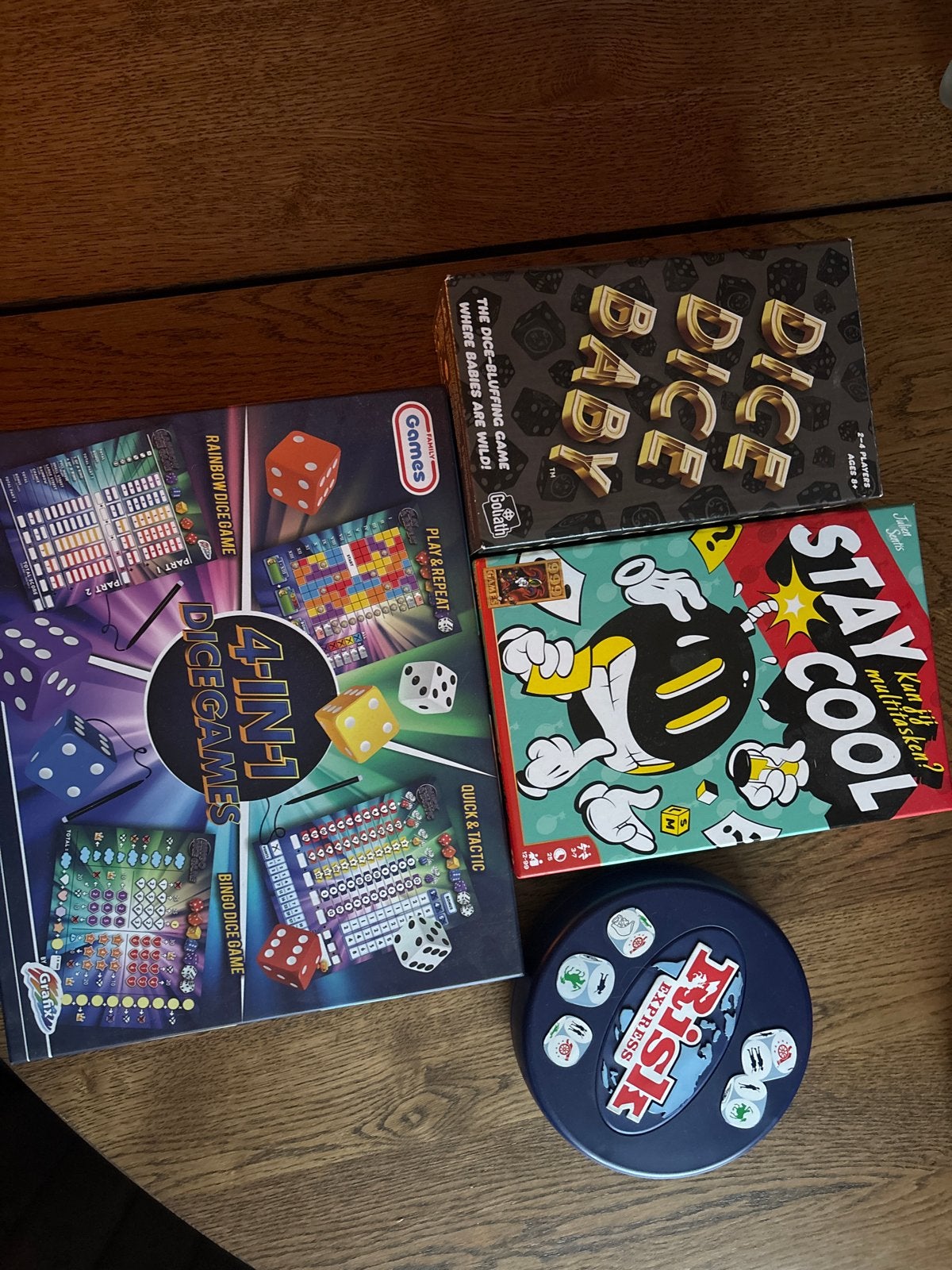 Bordspellen set: 4-in-1 Dicegames, Stay Cool, Dice Dice Baby, Een of twee spelers, Ophalen of Verzenden, Gebruikt, Reisspel
