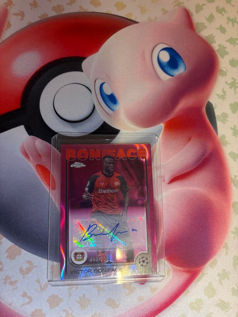 Topps Chrome Boniface Autograph Kaart - Zeldzaam!, Ophalen of Verzenden, Zo goed als nieuw, Losse kaart, Foil