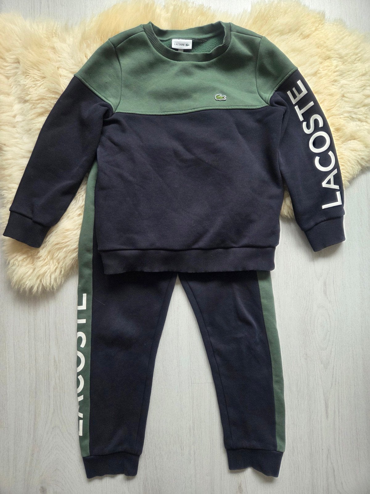 Lacoste joggingspak 122/128, Ophalen of Verzenden, Zo goed als nieuw, Jongetje of Meisje