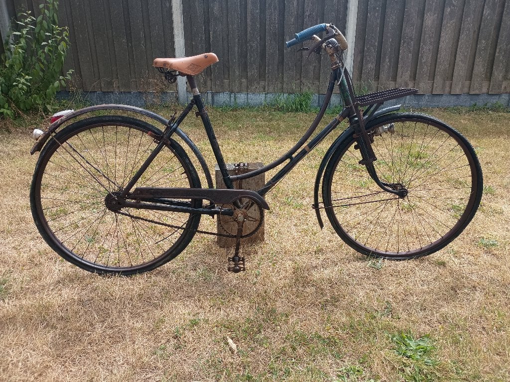 oldtimer fiets met bagage rek voorop GIEN, Velgrem, Jaren '20 of ouder, 47 tot 51 cm, Ophalen