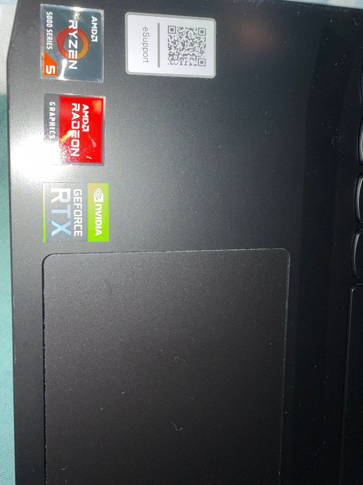 Foto 3 van Gaming laptop lenovo