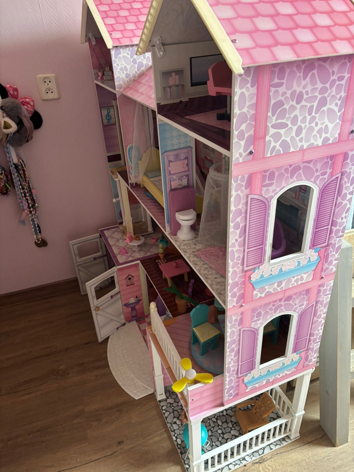 Mega groot barbiehuis kidcraft, Kinderen en Baby's, Speelgoed | Poppenhuizen, Ophalen, Zo goed als nieuw, Poppenhuis
