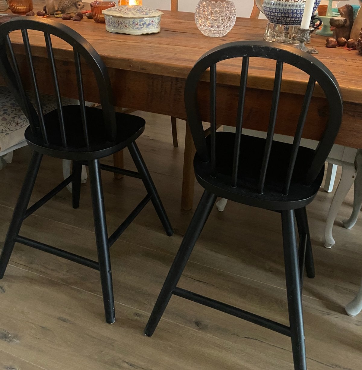 Twee houten spijlen kinder stoelen zwart ikea, Ophalen, Gebruikt, Twee, Zwart
