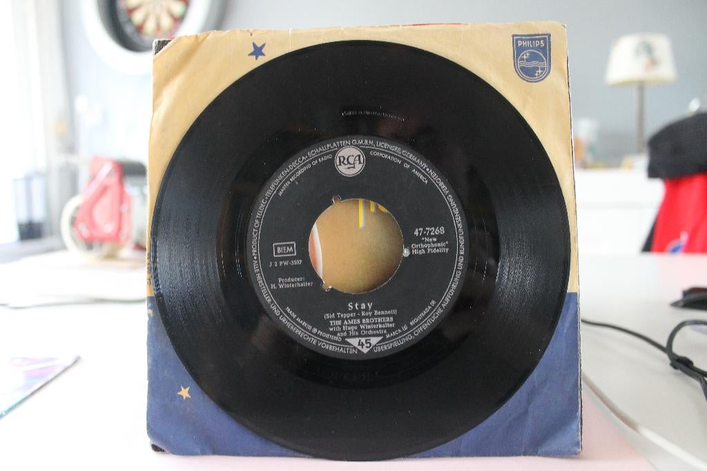 7" Single The Ames Brothers - Stay / Piccolissima Serenata, Gebruikt, 7 inch, Single, Ophalen of Verzenden