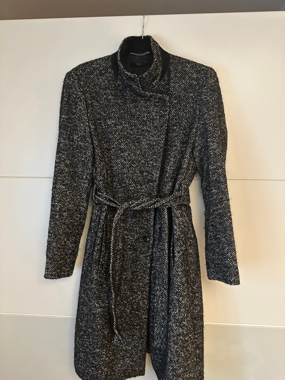 Stijlvolle BOSS wollen jas met ceintuur, Kleding | Dames, Ophalen of Verzenden, Zo goed als nieuw, Maat 38/40 (M), Zwart