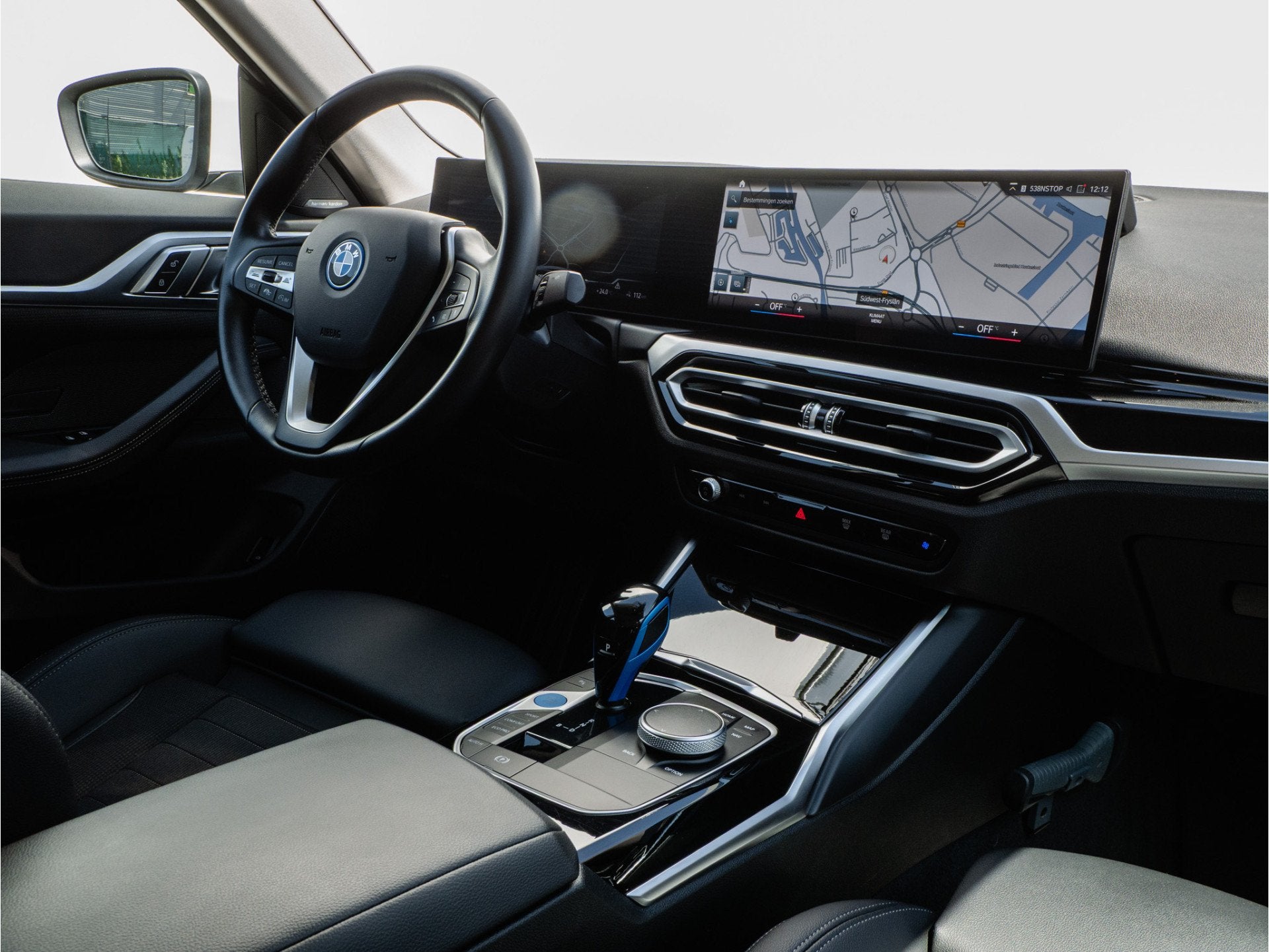 BMW i4 eDrive40 84 kWh SOH 99% Camera/ Navigatie/ Harman-Kar, Auto's, Gebruikt, Met garantie (alle), Leder en Stof, Origineel Nederlands