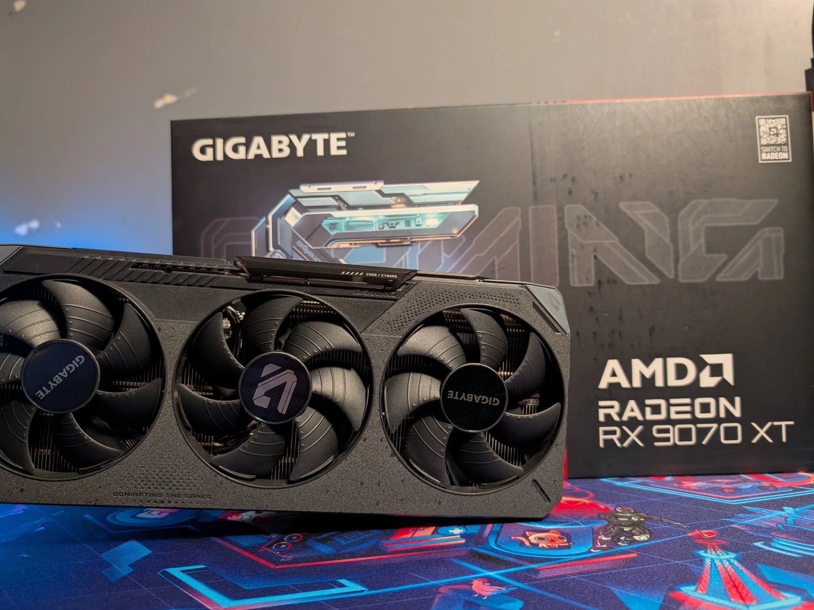 AMD RX 9070 XT - Gigabyte Gaming OC - Nieuw, Computers en Software, AMD, GDDR6, Ophalen of Verzenden, Zo goed als nieuw