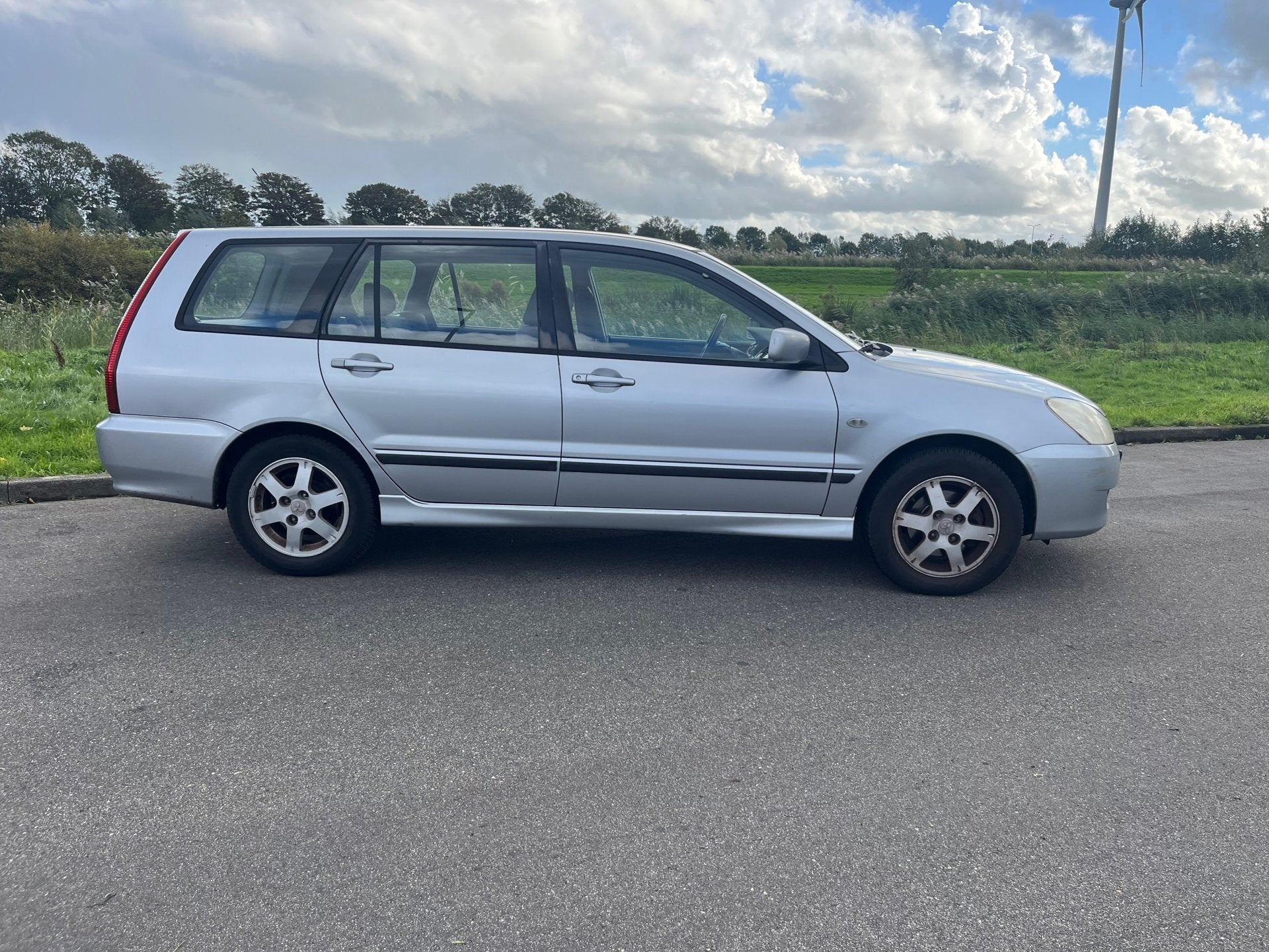 Mitsubishi Lancer Station Wagon 1.6 Comfort BJ 2005/* AIRCO, Auto's, Voorwielaandrijving, Stof, Gebruikt, Zwart